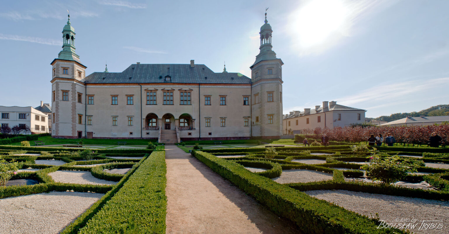 pa-ac-biskup-w-krakowskich-w-kielcach-poznaj-100